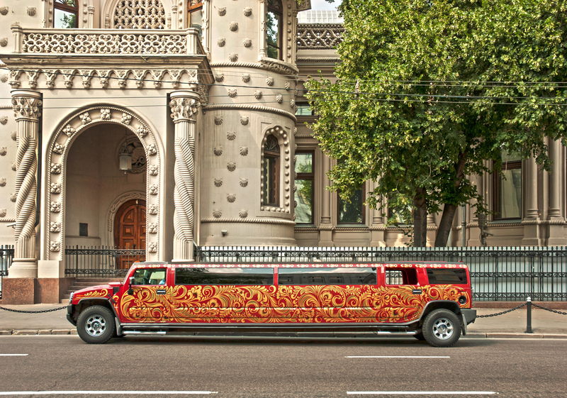 Fancy Filigree Hummer Limousine | Alamy Stock Photo