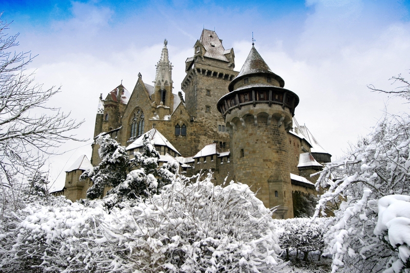 Burg Kreuzenstein Castle — Austria | Alamy Stock Photo by blickwinkel/McPHOTO/A. Schauhuber