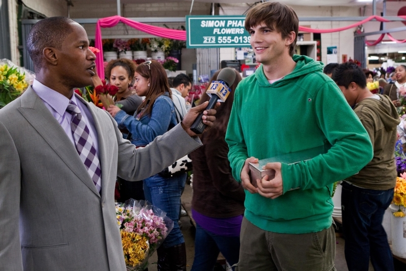 Ashton Kutcher in “Valentine’s Day” | MovieStillsDB