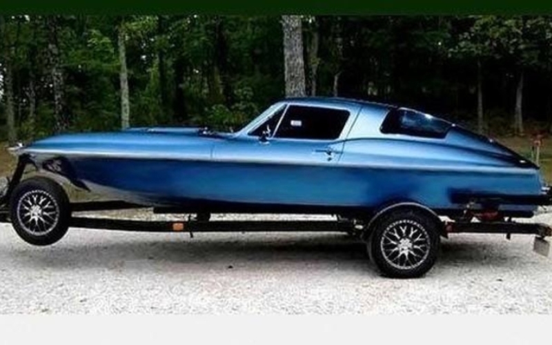 This 1967 Corvette Stingray Turned Into a Boat Hybrid | Facebook/@shadylanequartzsite