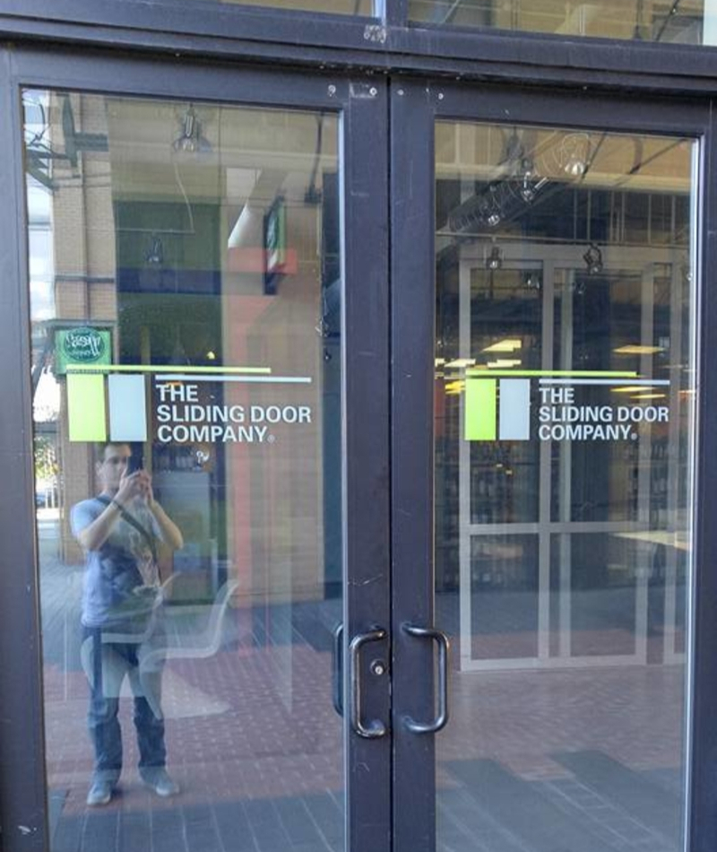 The New Sliding Door | Imgur.com/HOnV0jx