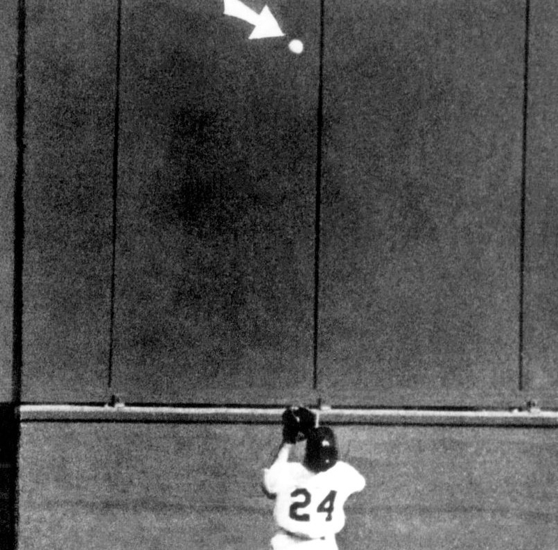 Willie Mays Keeps His Eye on the Prize | Getty Images Photo by Bruce Bennett Studios