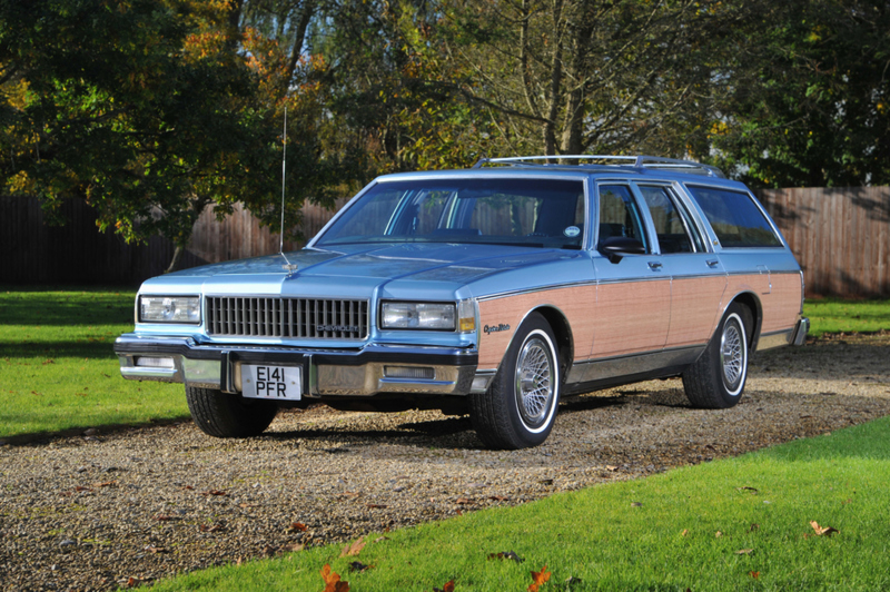 Wood-paneled Station Wagons | Alamy Stock Photo by Matthew Richardson