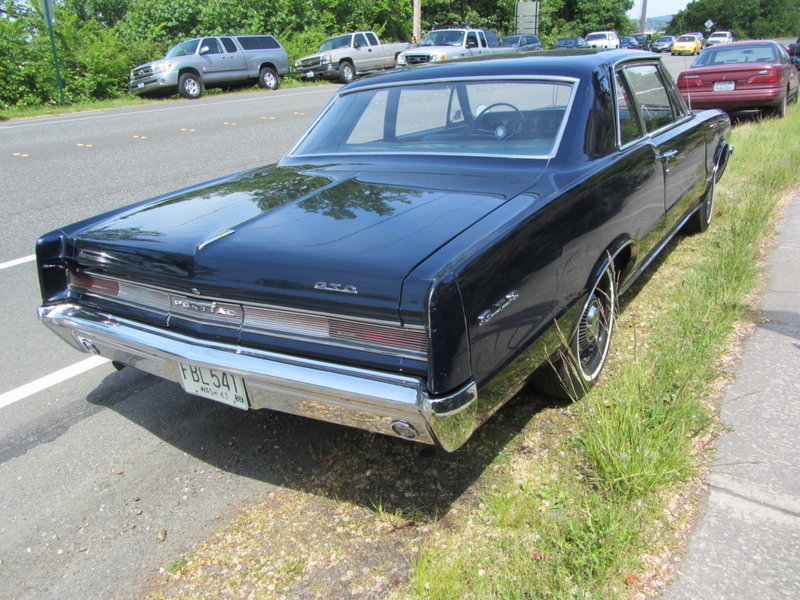 1964 Pontiac Tempest LeMans GTO | Flickr Photo by JOHN LLOYD