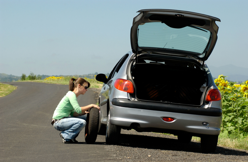 Getting Rid of Spare Wheels | Alamy Stock Photo by ICP/incamerastock