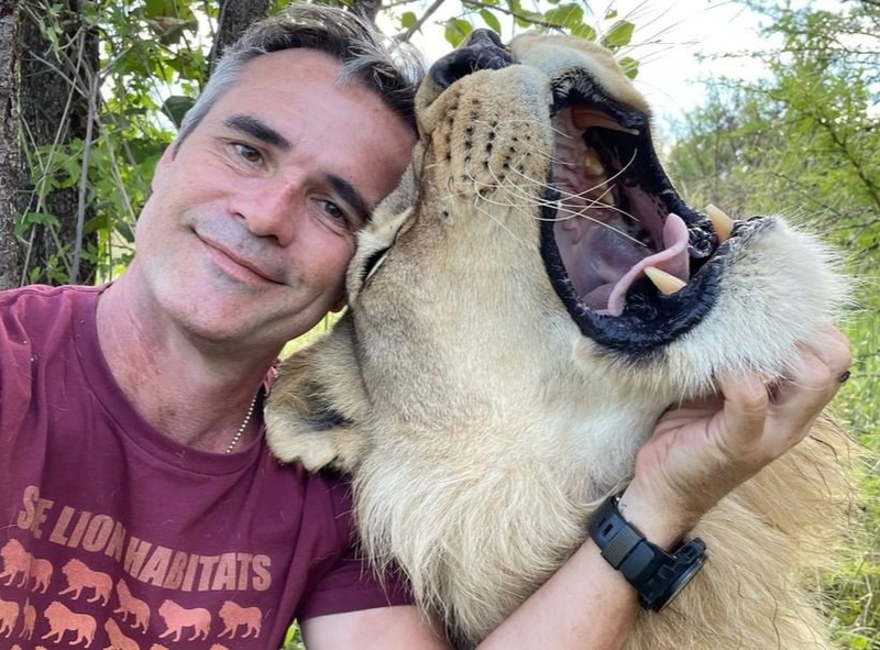 The Lion Selfie | Instagram/@lionwhisperersa