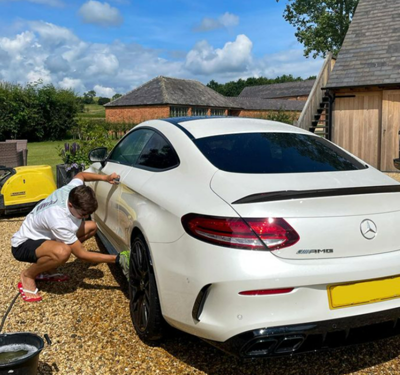 Hand Wash Only | Instagram/@georgerussell63