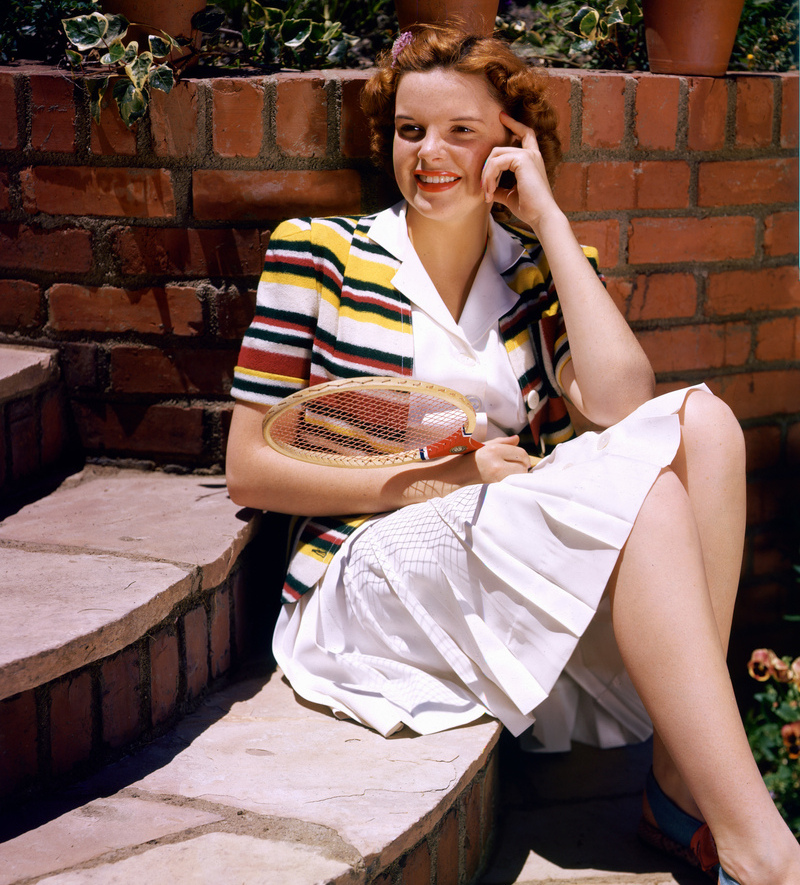 Judy Garland Ready to Play Badminton | Getty Images Photo by Silver Screen Collection/Hulton Archive