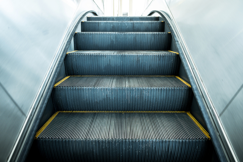 Rolltreppen-Bürsten | Shutterstock