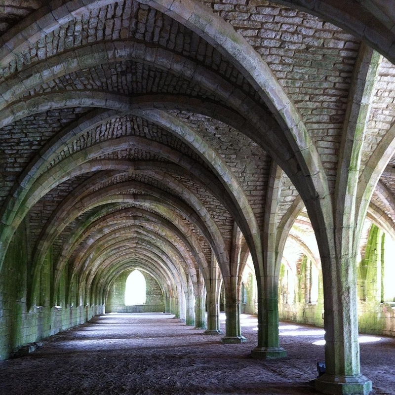 Visit Fountains Abbey – Monastery Ruins That Have Stood for More Than 800 Years | Instagram/@jjp10tn3k