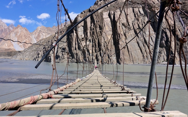 Die Hussaini-Hängebrücke in Pakistan | Alamy Stock Photo by shinyoung park