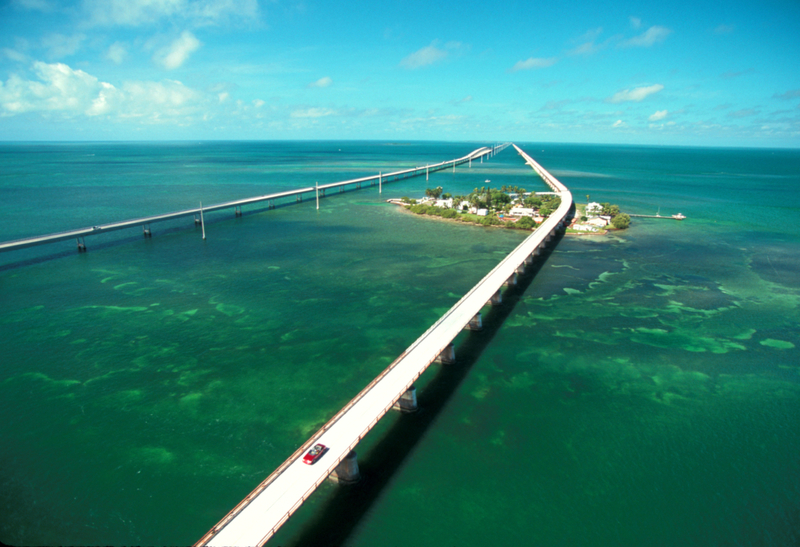 Die Seven Mile Bridge in Florida | Alamy Stock Photo by M. Timothy O Keefe