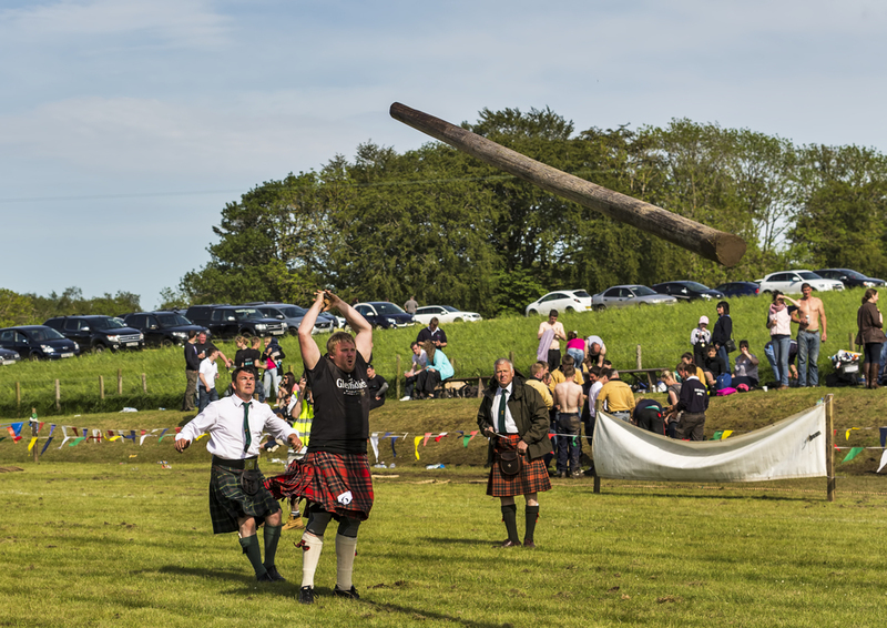 Caber Tossing | Shutterstock