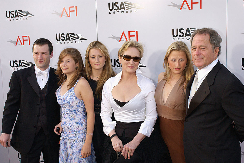 Meryl Streep und Mamie, Grace, Louisa Gummer | Getty Images Photo by Frank Trapper/Corbis