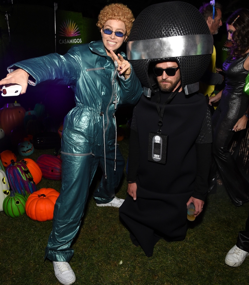 Jessica verkleidet sich an Halloween als Justin | Getty Images Photo by Michael Kovac