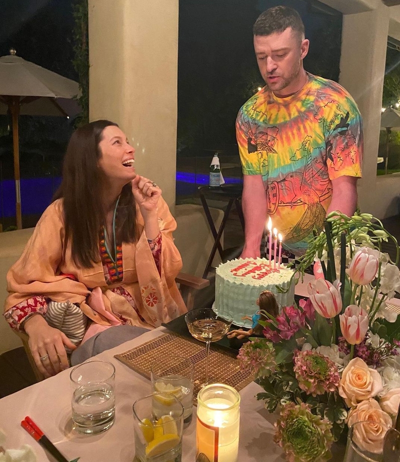 Pyjama-Geburtstagsfeier für Jessica | Instagram/@jessicabiel