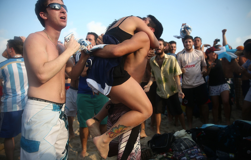 Fans des Strandes | Getty Images Photo by Mario Tama