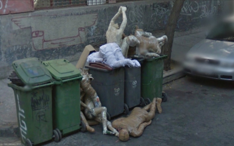 Schaufensterpuppen verabschieden sich | Reddit.com/TheRainbowMUDKIPZ via Google Street View