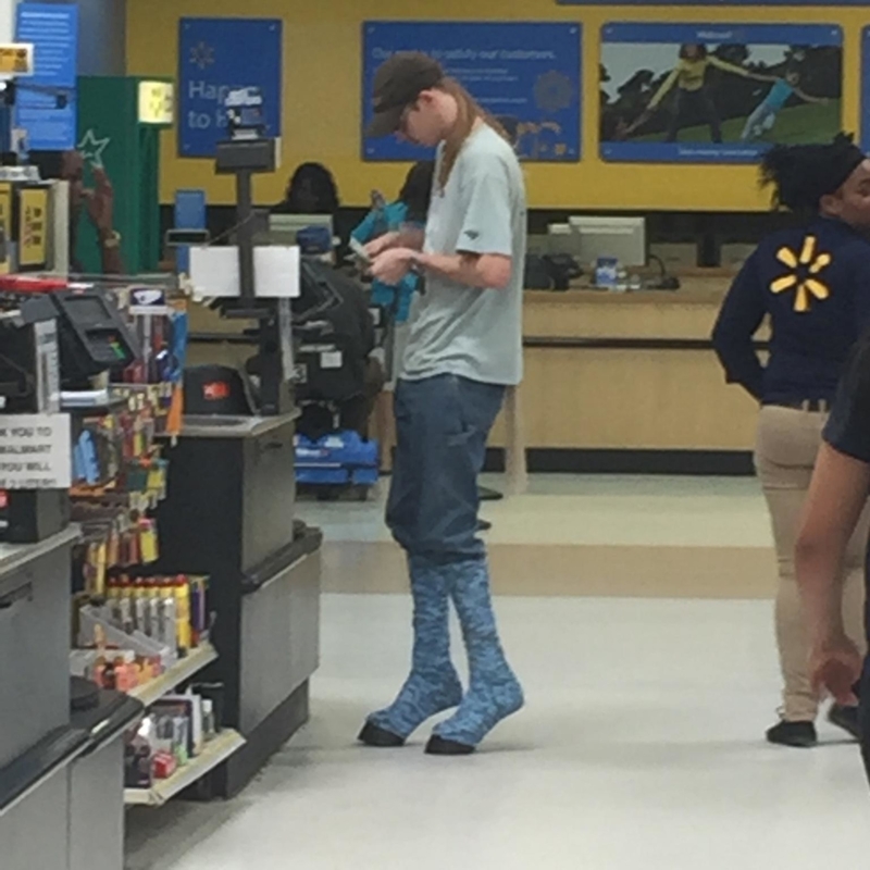 Satyr-Samstag bei Walmart | Imgur.com/D45txXC