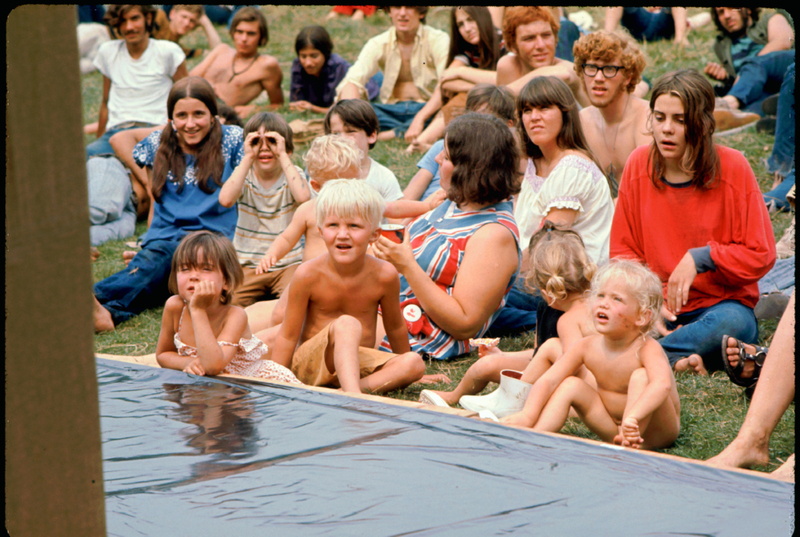 Eine große, glückliche Familie | Getty Images Photo by Ralph Ackerman