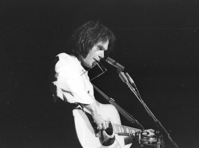 Neil Young spielte in einigen Bands und auch als Solokünstler | Getty Images Photo by Michael Ochs Archives