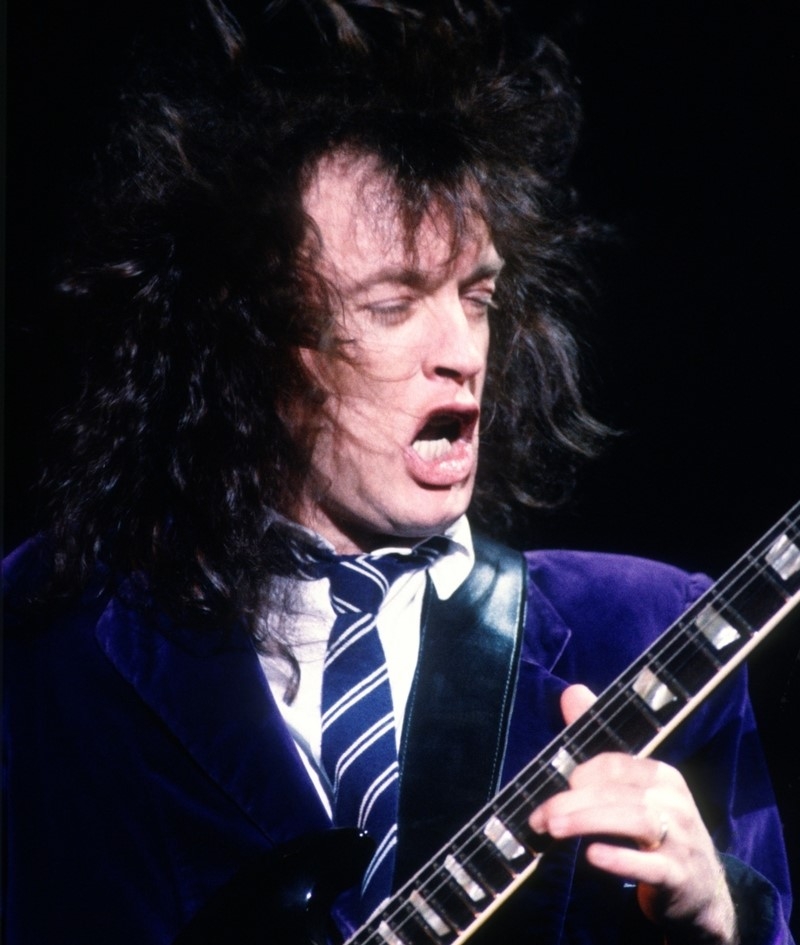 Angus Young der Band AC/DC | Getty Images Photo by Gie Knaeps