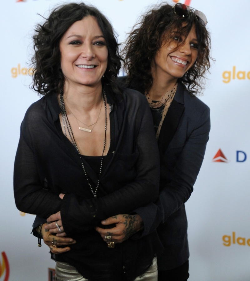 Linda Perry und Sara Gilbert | Alamy Stock Photo by Jim Ruymen/UPI 