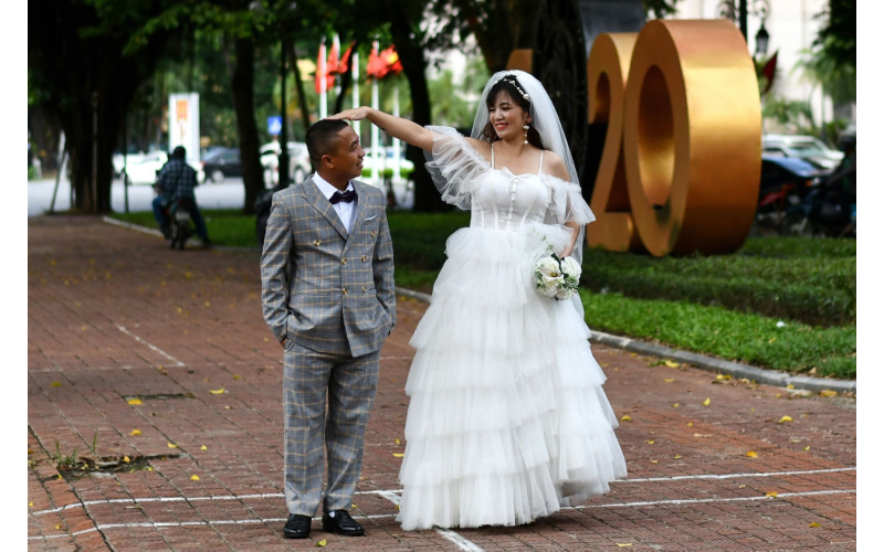 Höher als dein Hochzeitstag! | Getty Images Photo by MANAN VATSYAYANA/AFP