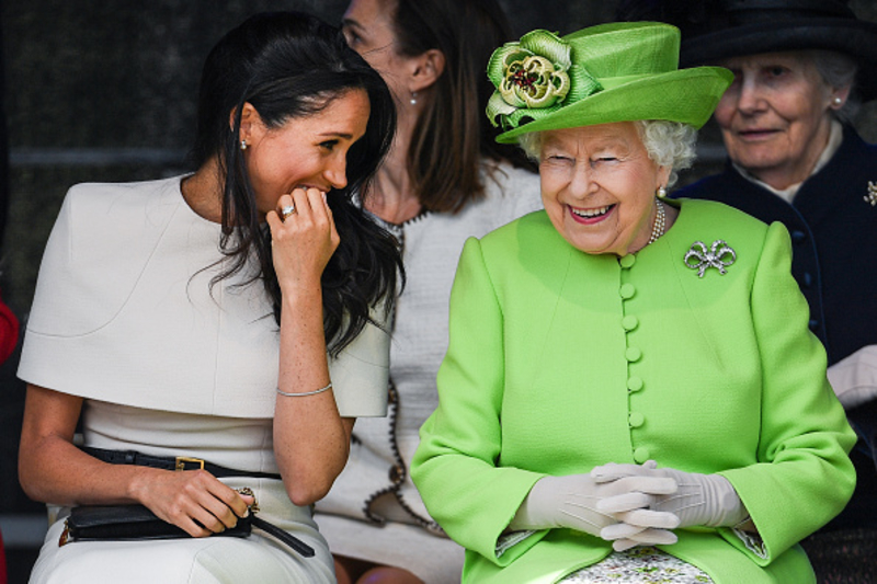 Schlagen Sie die Königin nicht bei einer Partie Scharade | Getty Images Photo by Jeff J Mitchell