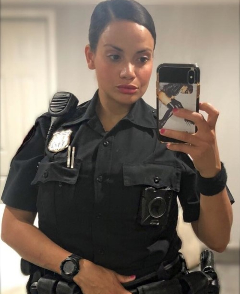 Das faszinierende Doppelleben einer Polizistin aus der Dominikanischen Republik | Instagram/@sammysep