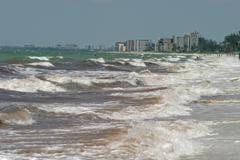 No te metas en un canal de aguas agitadas en la playa | Alamy Stock Photo by Steve Photo