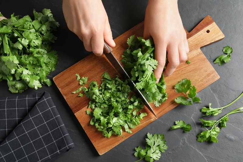 El gran debate sobre el cilantro | New Africa/Shutterstock