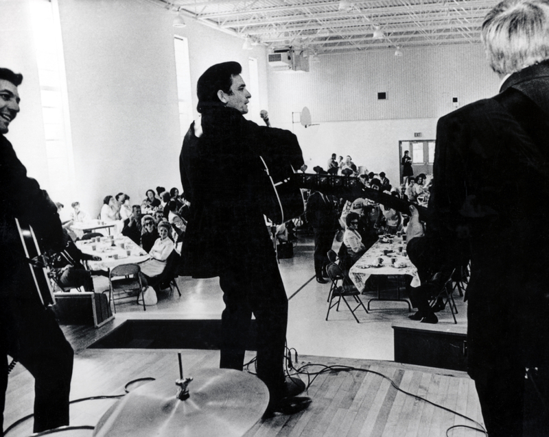 Johnny Cash en prisión | Alamy Stock Photo by Phillips/Pictorial Press Ltd