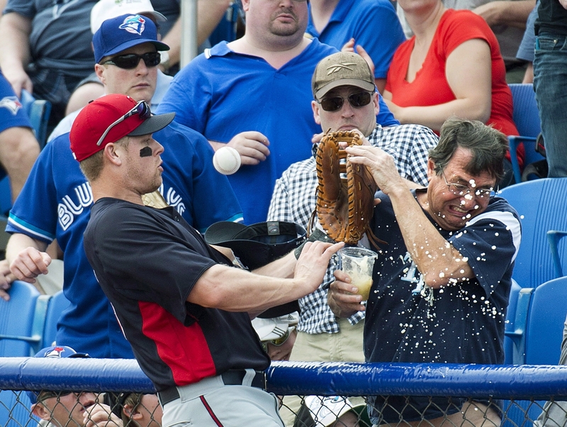 ¡Dame esa cerveza! | Shutterstock Editorial Photo by Canadian Press