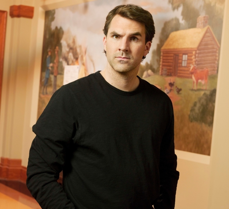 Paul Schneider como Mark Brendanawicz en Parks and Recreation | MovieStillsDB