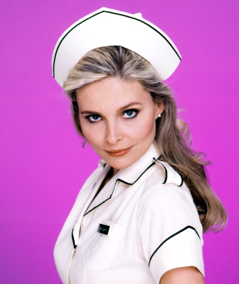 Priscilla Barnes tuvo problemas por tener el cabello “demasiado rubio”. | Alamy Stock Photo by Courtesy Everett Collection