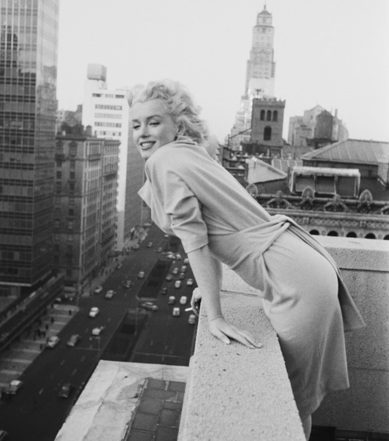 Marilyn Monroe sale del Hotel Ambassador | Getty Images Photo by Ed Feingersh/Michael Ochs Archives