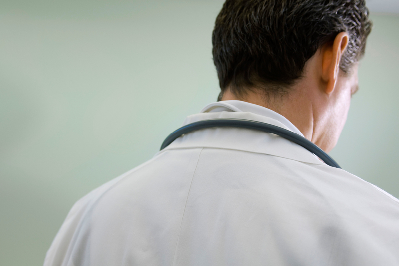 La verdadera cara del médico | Alamy Stock Photo