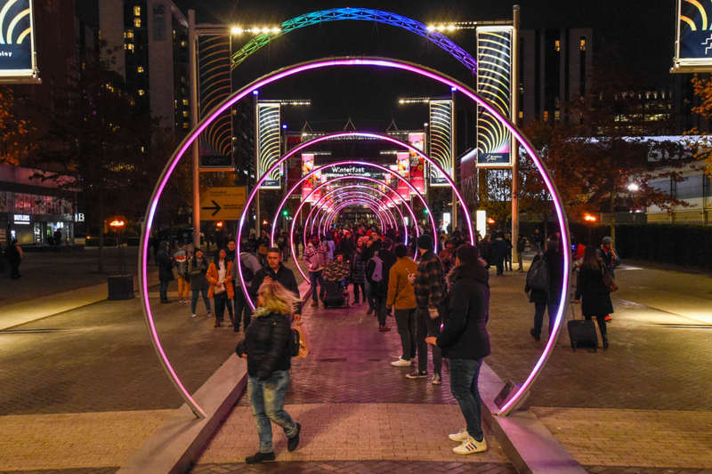 Túnel de luces | Alamy Stock Photo by Stephen Chung