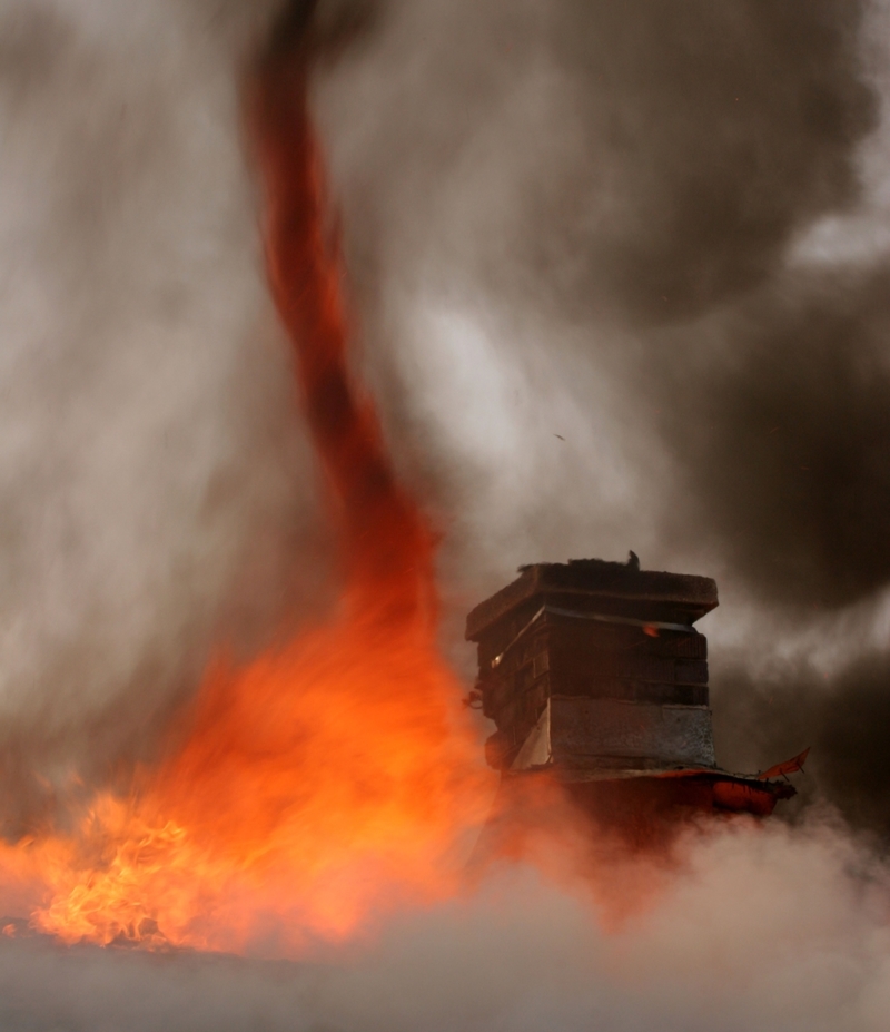 Un diablo de fuego. No le tengas miedo, tenle terror | Alamy Stock Photo by Nancy G Fire Photography, Nancy Greifenhagen