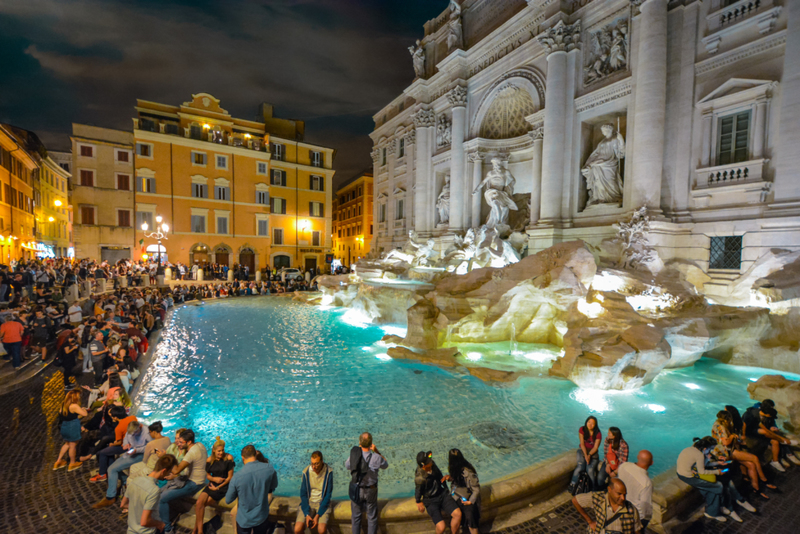 Realidad – La Fontana de Trevi, Italia | Shutterstock