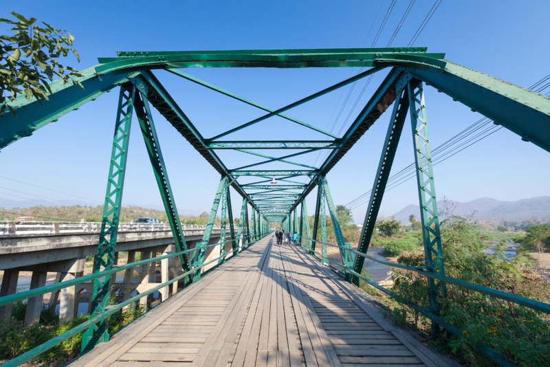 Tha Pai Memorial Bridge, Tailandia | Alamy Stock Photo by stefano baldini