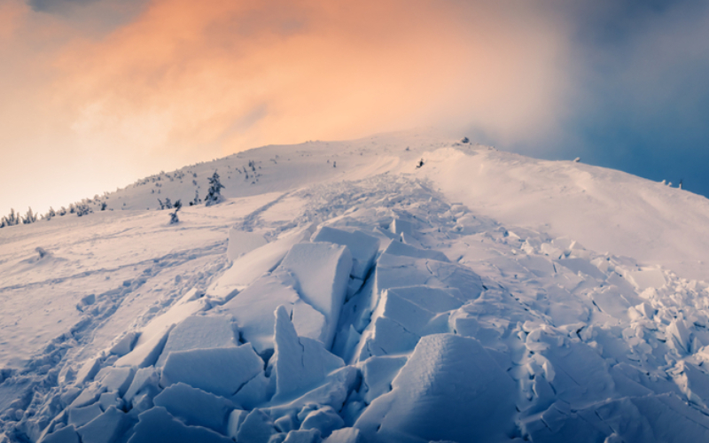 Neve Rachada Pode Significar Uma Avalanche | Shutterstock
