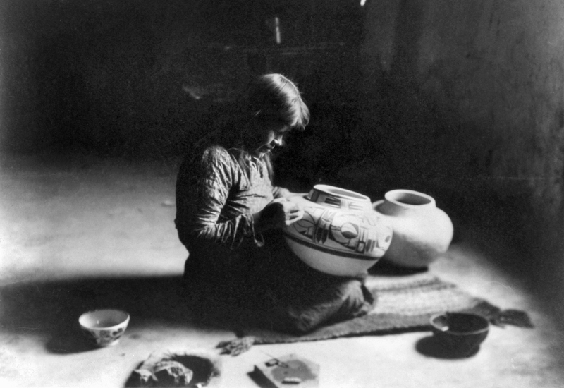 Nampeyo | Alamy Stock Photo by Edward Curtis/Granger, NYC./Historical Picture Archive