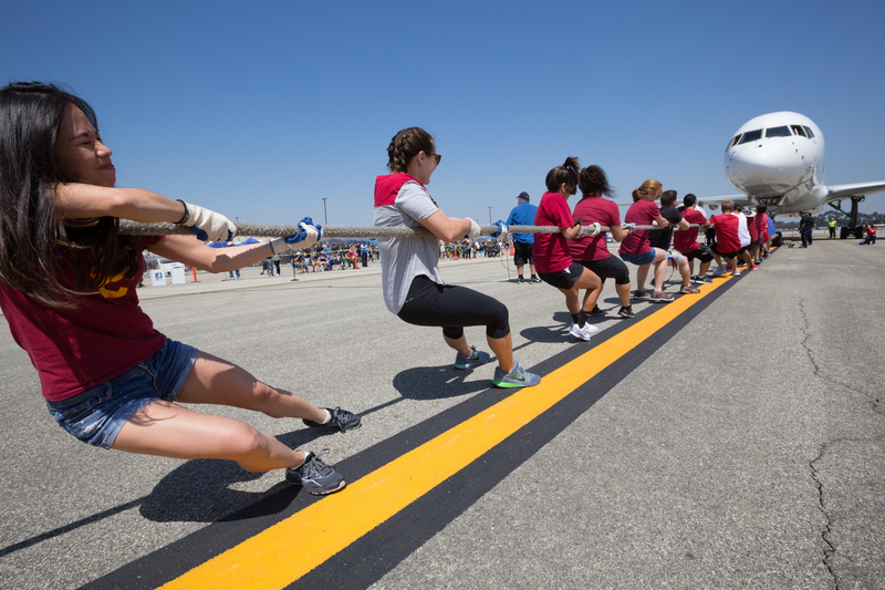 Plane Pull | Alamy Stock Photo by Kayte Deioma