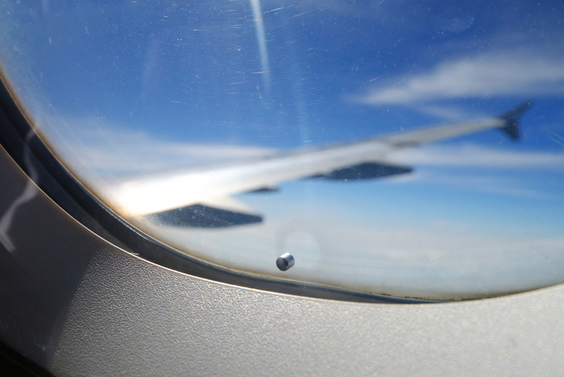 Buracos nas Janelas do Avião | Shutterstock