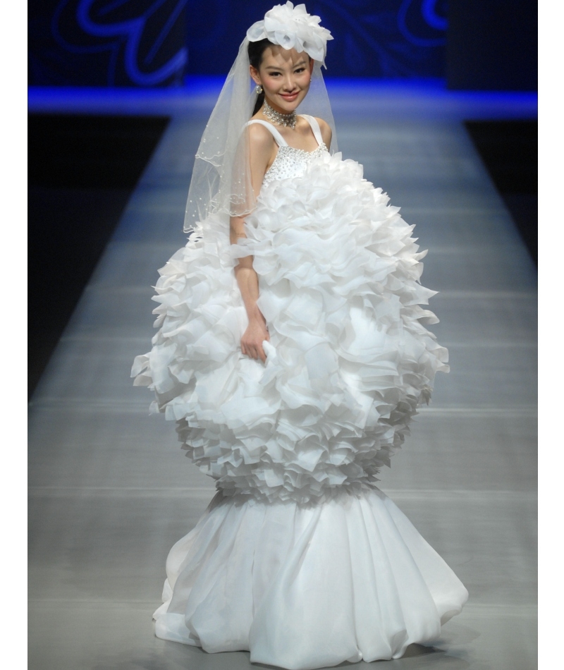 Mais um vestido | Alamy Stock Photo by Imaginechina Limited 