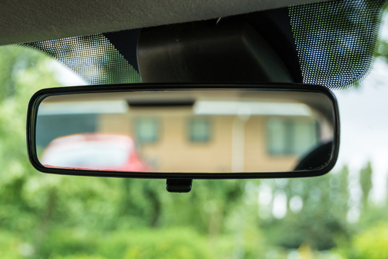 Aba No Espelho Retrovisor | Getty Images Photo by Kyaw_Thiha