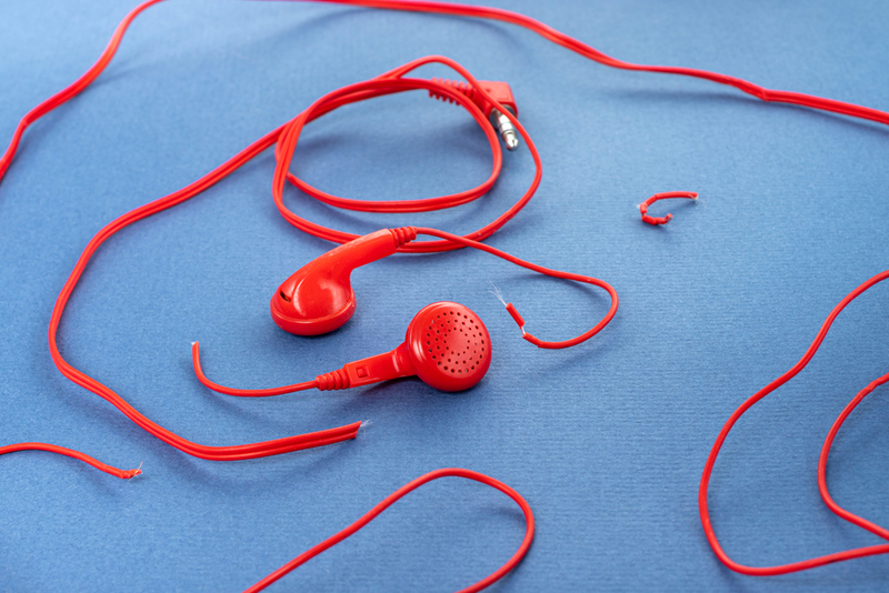 Fones De Ouvido Antigos | Shutterstock Photo by homari