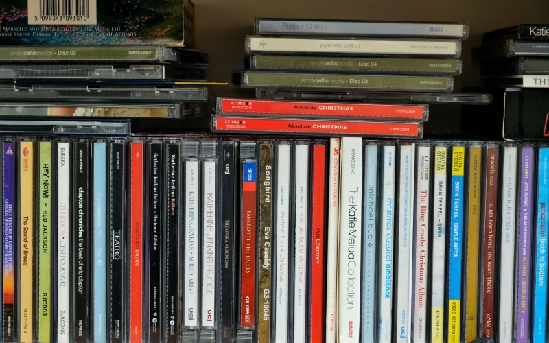 Coleções De CD | Alamy Stock Photo by Paul Heinrich 